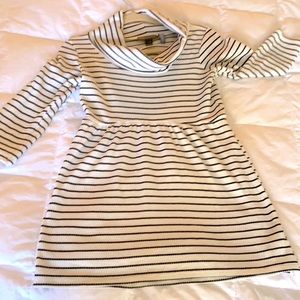 HOST PICK! Pea in a Pod Top